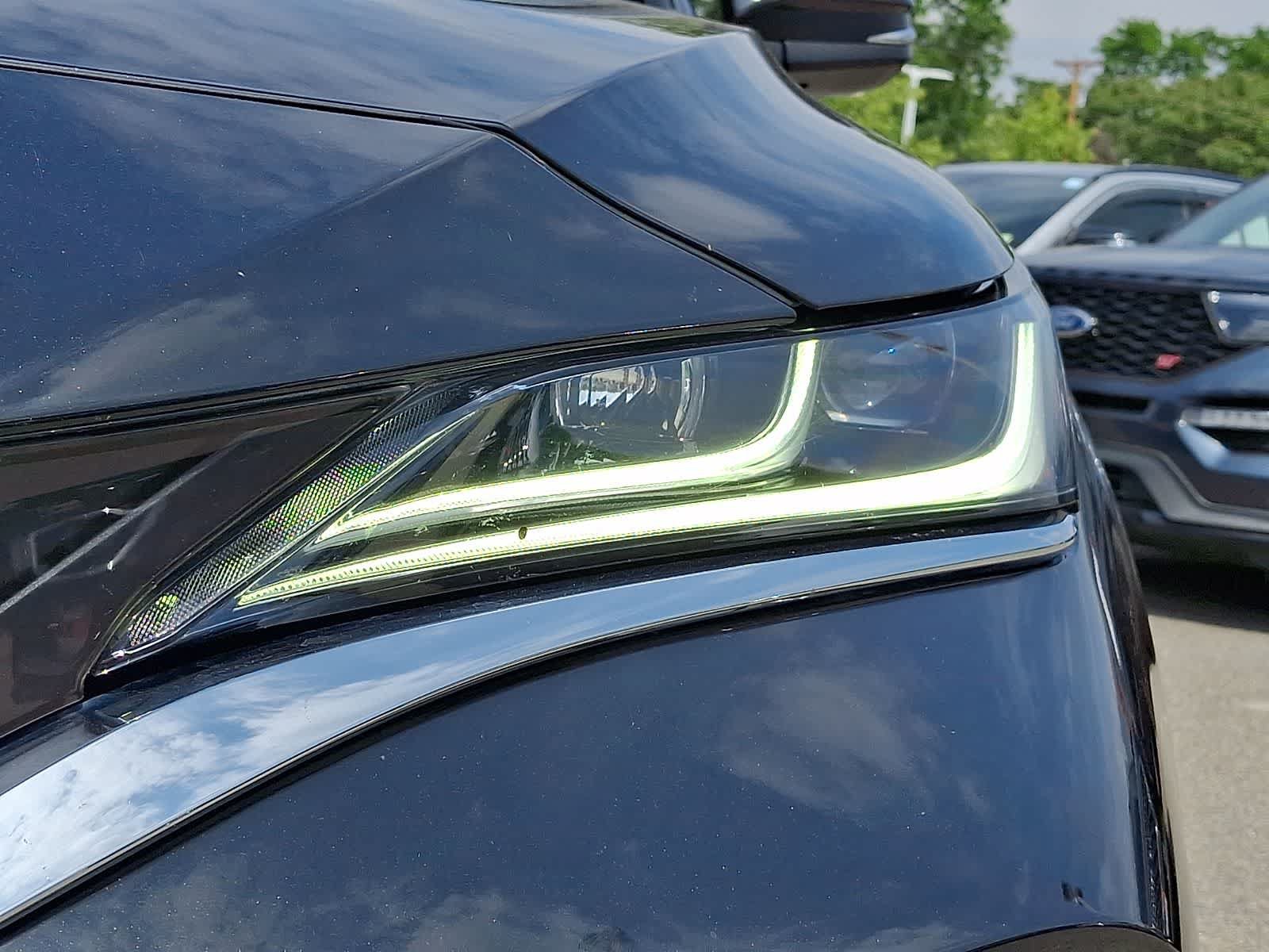 Certified 2022 Toyota Venza XLE AWD/4WD image 12