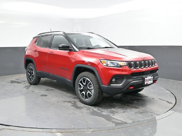 New 2026 Jeep Compass Trailhawk w/ Trailer Tow Group AWD/4WD image 4