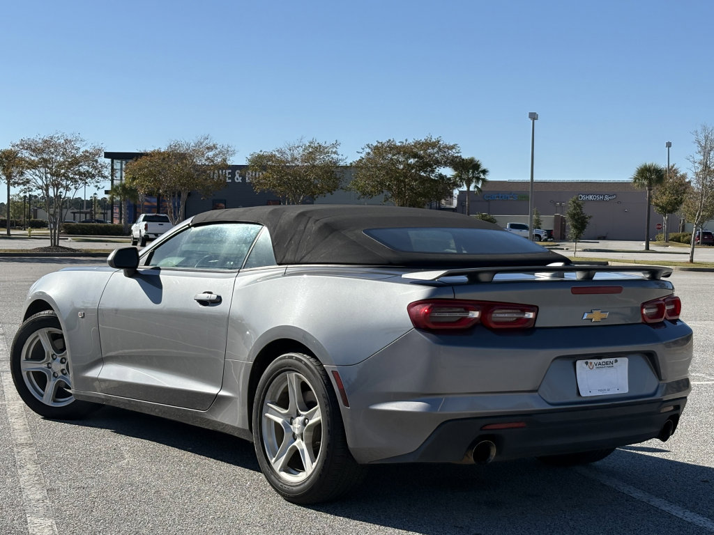 Used 2020 Chevrolet Camaro LT image 23