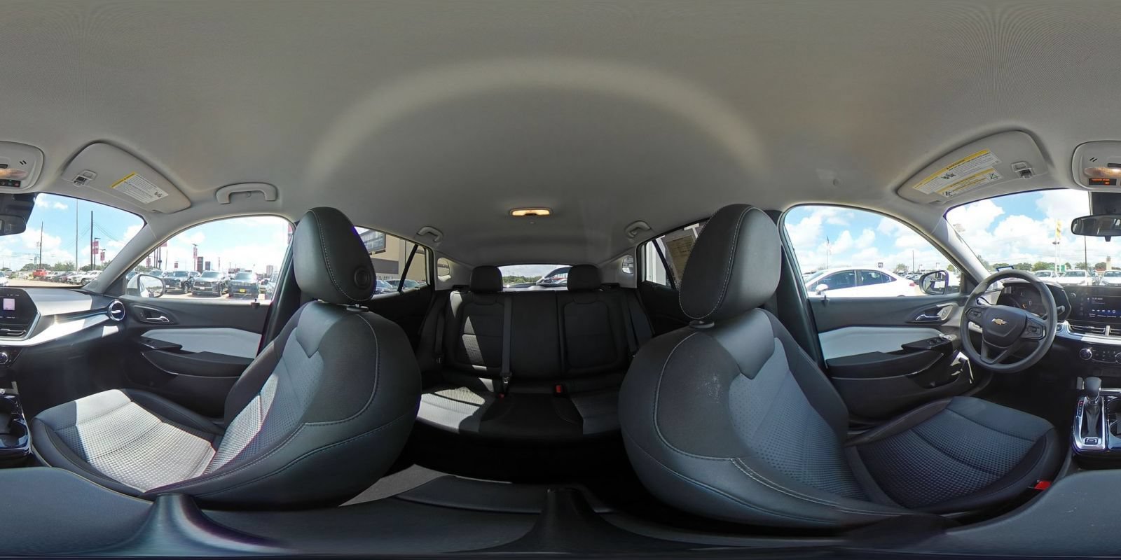 Used 2025 Chevrolet Trax LT FWD image 41