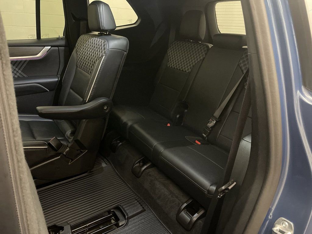 Used 2024 GMC Acadia Denali w/ LPO, Floor Liner Package image 34