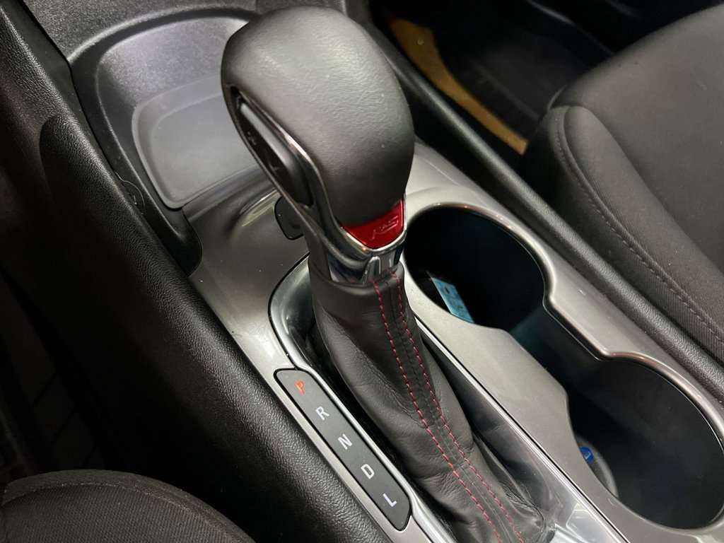 Used 2021 Chevrolet Malibu RS FWD image 17