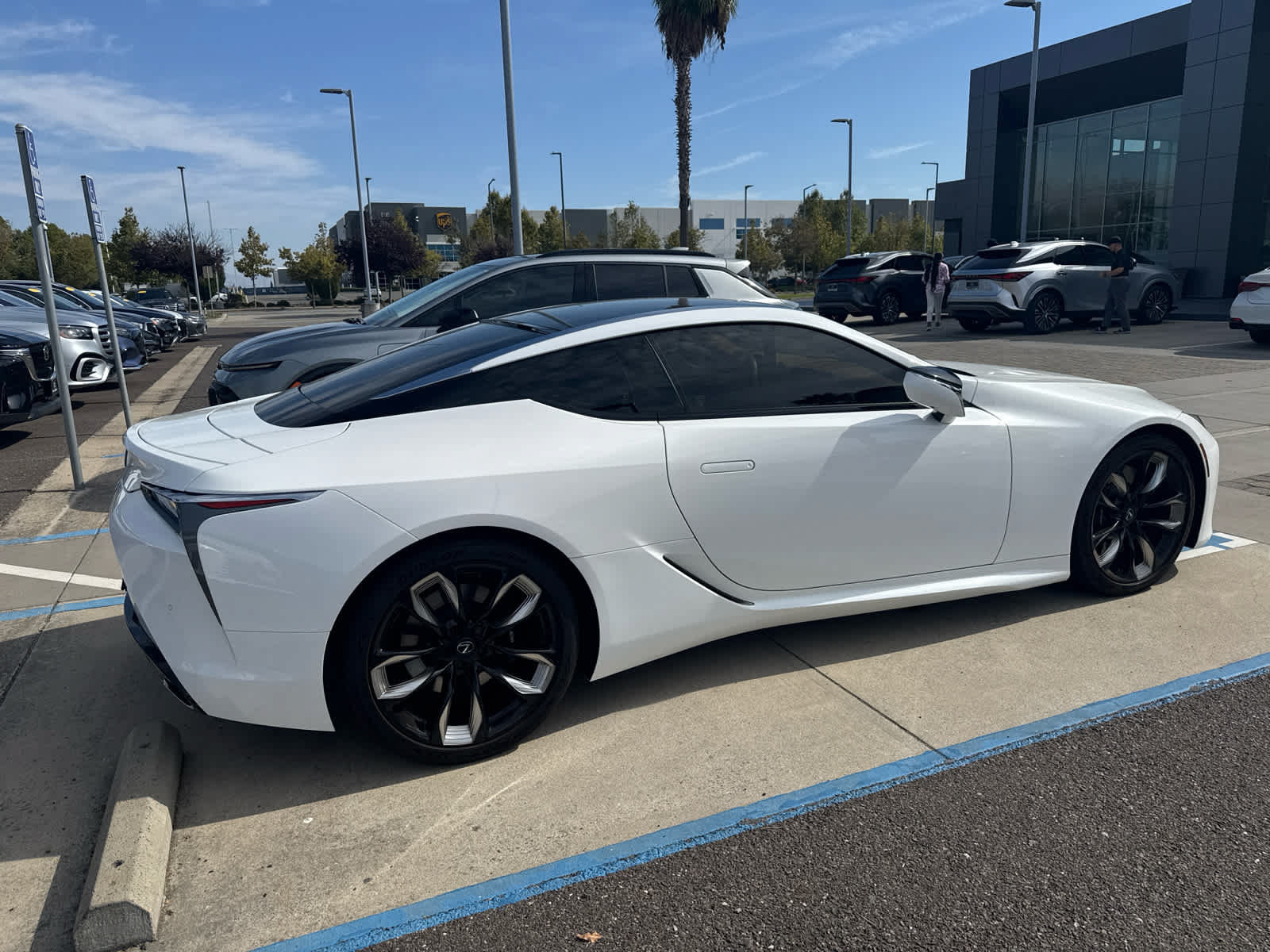 Used 2024 Lexus LC 500 Coupe w/ Dynamic Handling Package RWD image 4