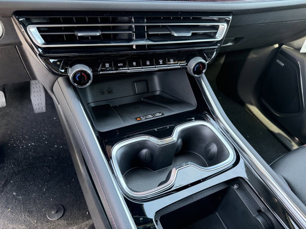 New 2026 Chevrolet Traverse RS w/ LPO, Floor Liner Package image 24