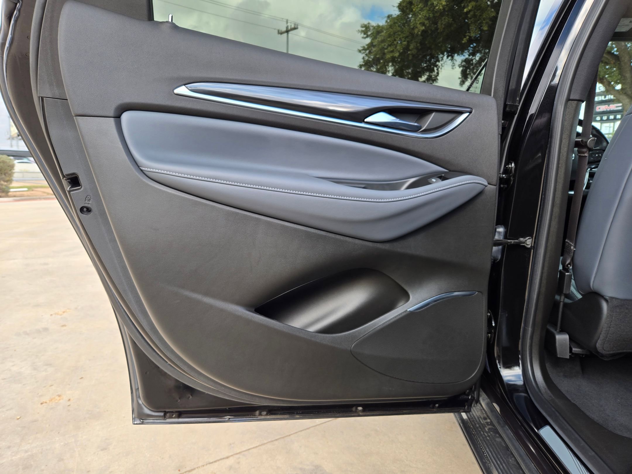 Certified 2023 Buick Enclave Premium w/ LPO, Touring Package image 15