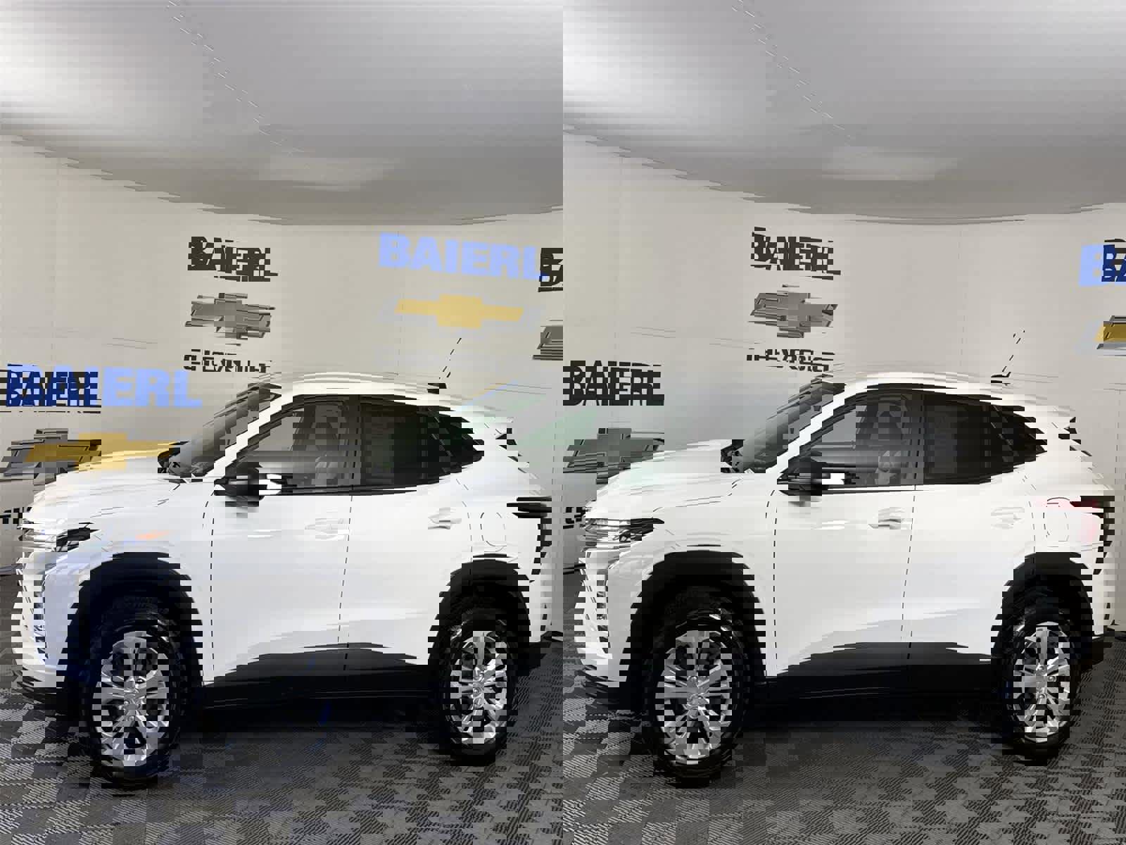 Used 2024 Chevrolet Trax LS image 2