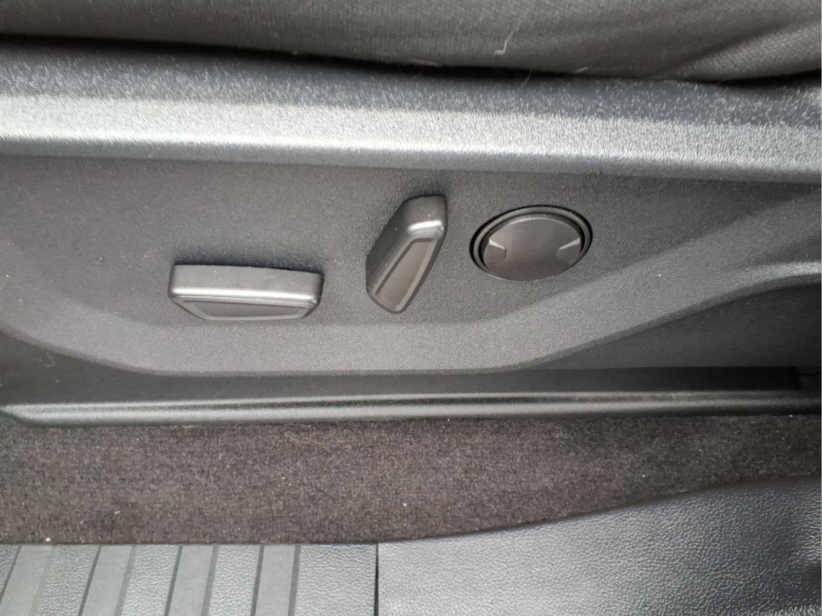 Used 2022 Ford F150 XLT w/ Equipment Group 302A High image 13