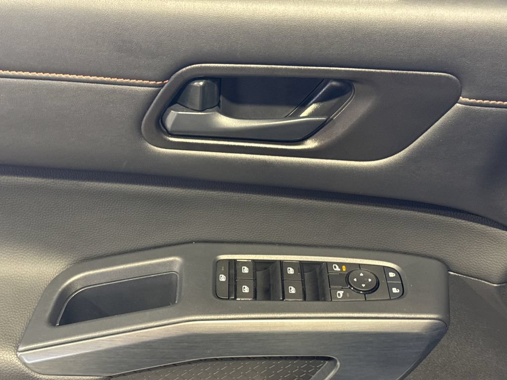Used 2024 Nissan Pathfinder Rock Creek AWD/4WD image 14