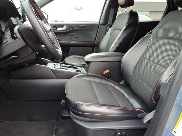Certified 2024 Ford Escape ST-Line w/ Tech Pack #1 AWD/4WD image 13