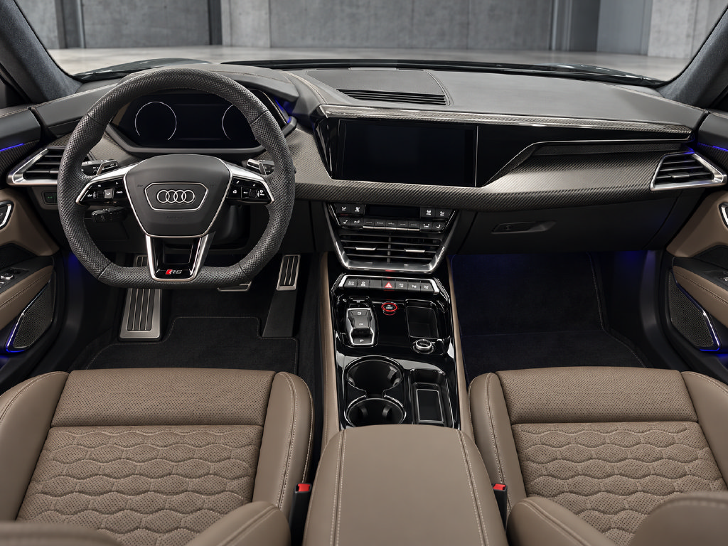 Used 2023 Audi RS e-tron GT w/ Carbon Performance Package AWD/4WD image 4