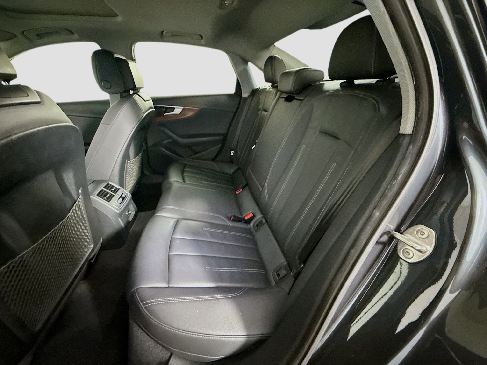 Used 2023 Audi A4 2.0T Premium image 25