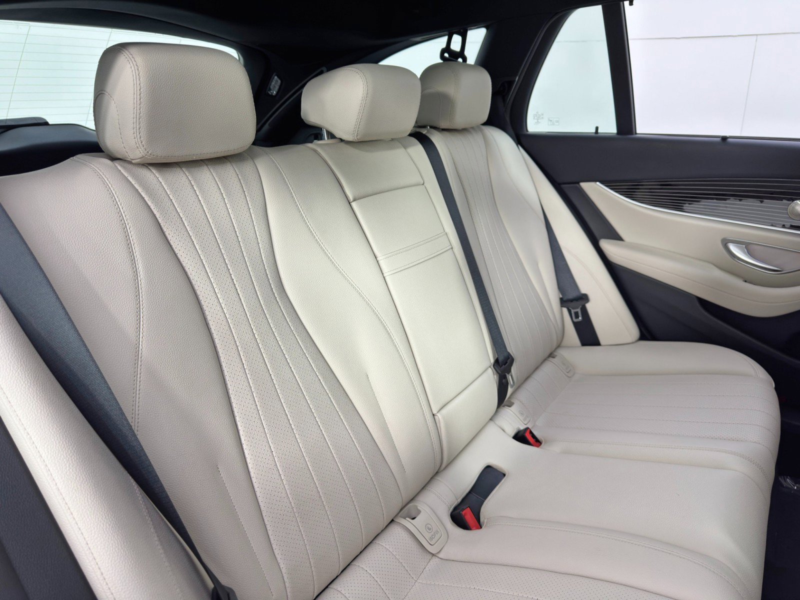 Used 2022 Mercedes-Benz E 450 4MATIC All-Terrain Wagon w/ Driver Assistance Package image 40