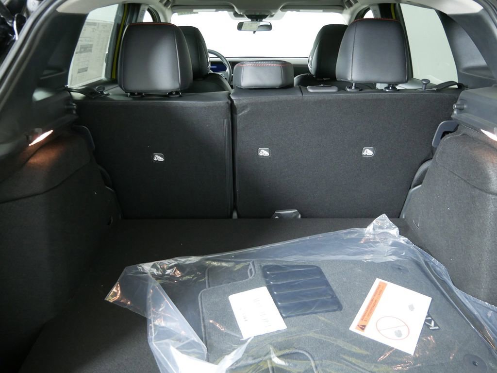 New 2026 Nissan Kicks SR image 17