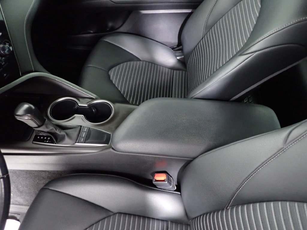 Used 2022 Toyota Camry SE w/ Convenience Package FWD image 28