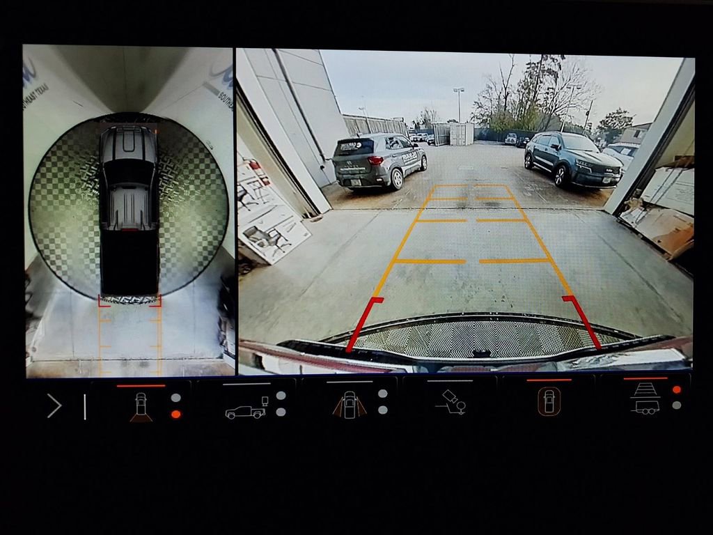 Used 2024 GMC Sierra 2500 AT4 w/ AT4 Premium Plus Package image 11