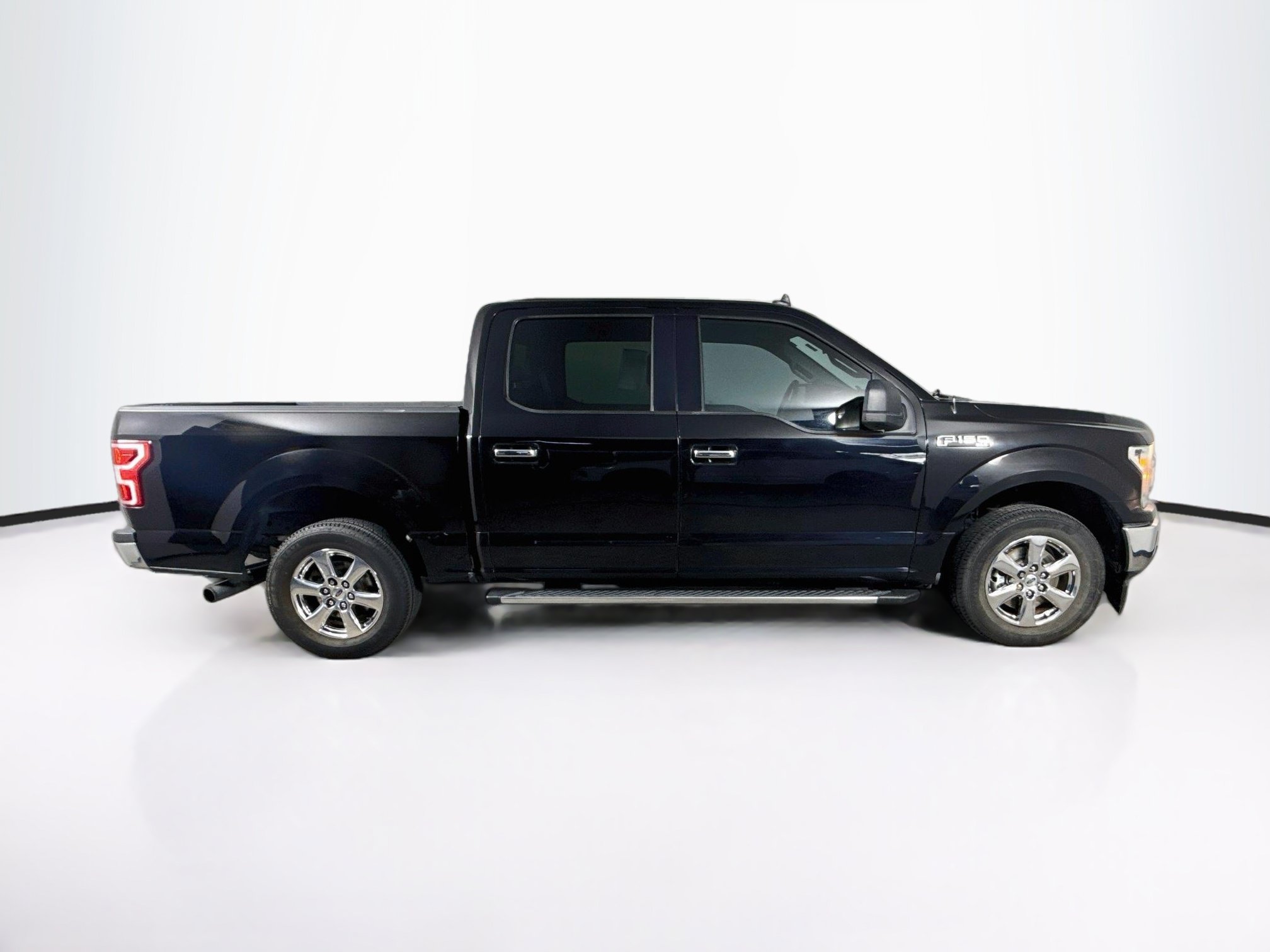 Used 2019 Ford F150 XLT w/ Equipment Group 302A Luxury RWD image 2