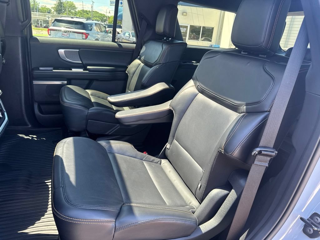 Used 2025 Ford Expedition Tremor AWD/4WD image 36