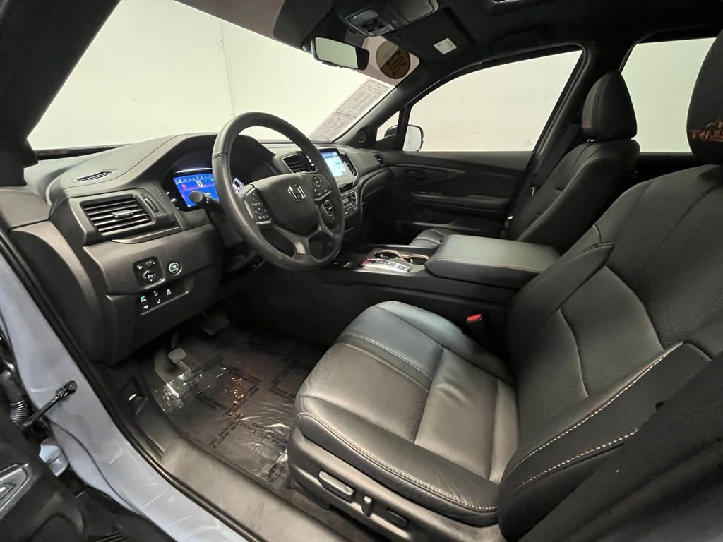 Used 2024 Honda Passport TrailSport image 14