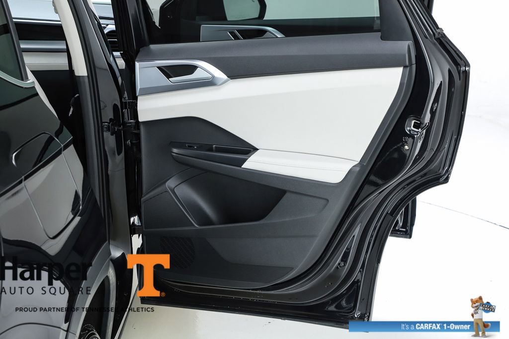 Used 2025 Volkswagen Taos SE w/ Panoramic Sunroof Package AWD/4WD image 30