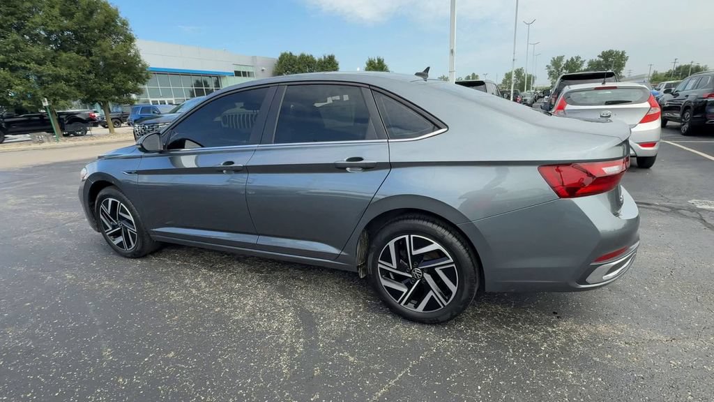 Used 2022 Volkswagen Jetta SEL FWD image 6