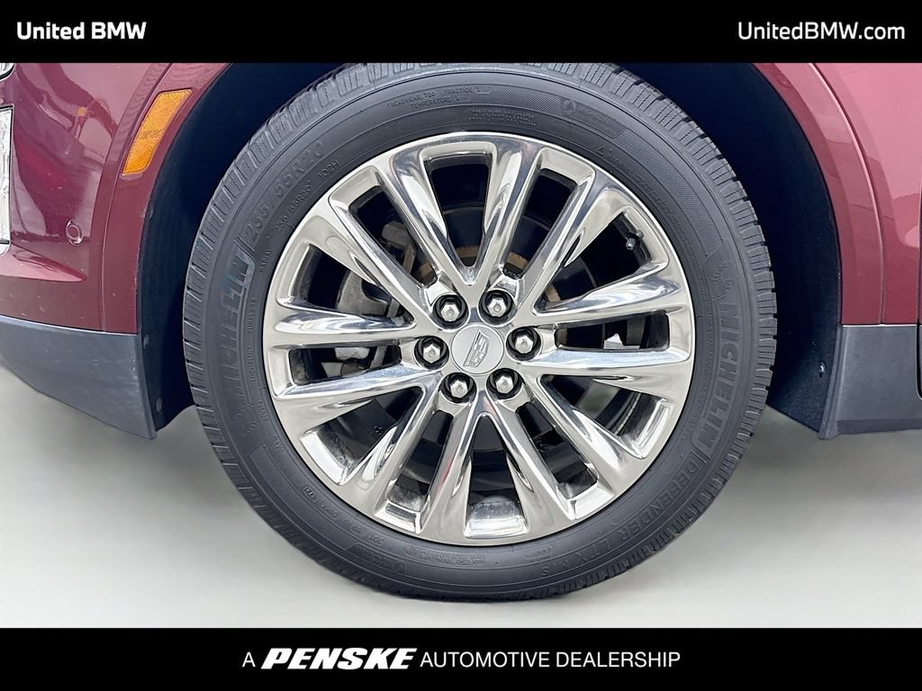 Used 2018 Cadillac XT5 Platinum w/ Driver Assist Package AWD/4WD image 2