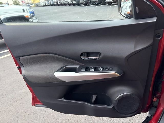 Used 2020 Nissan Kicks SV w/ Exterior Package image 24