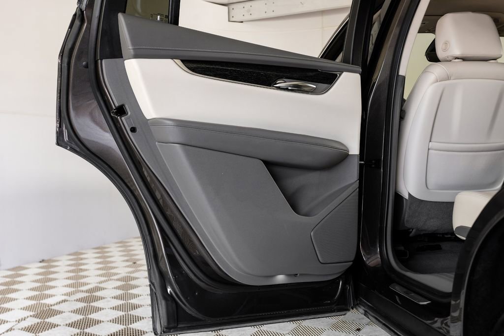 Used 2020 Cadillac XT6 Premium Luxury image 48