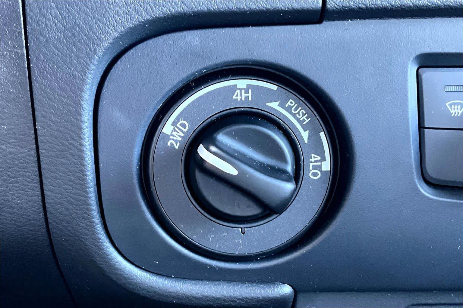 Used 2026 Nissan Frontier PRO-4X AWD/4WD image 35