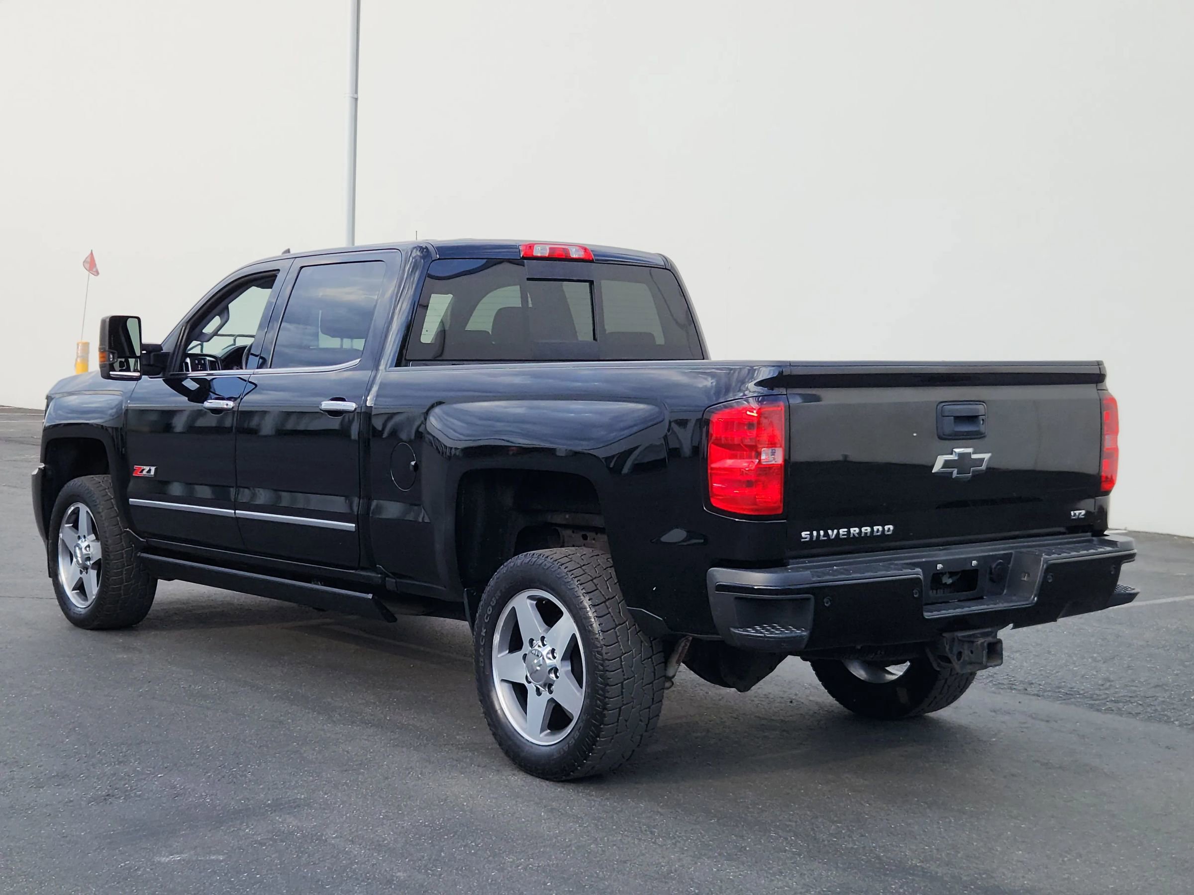Used 2016 Chevrolet Silverado 2500 LTZ w/ Duramax Plus Package AWD/4WD image 3