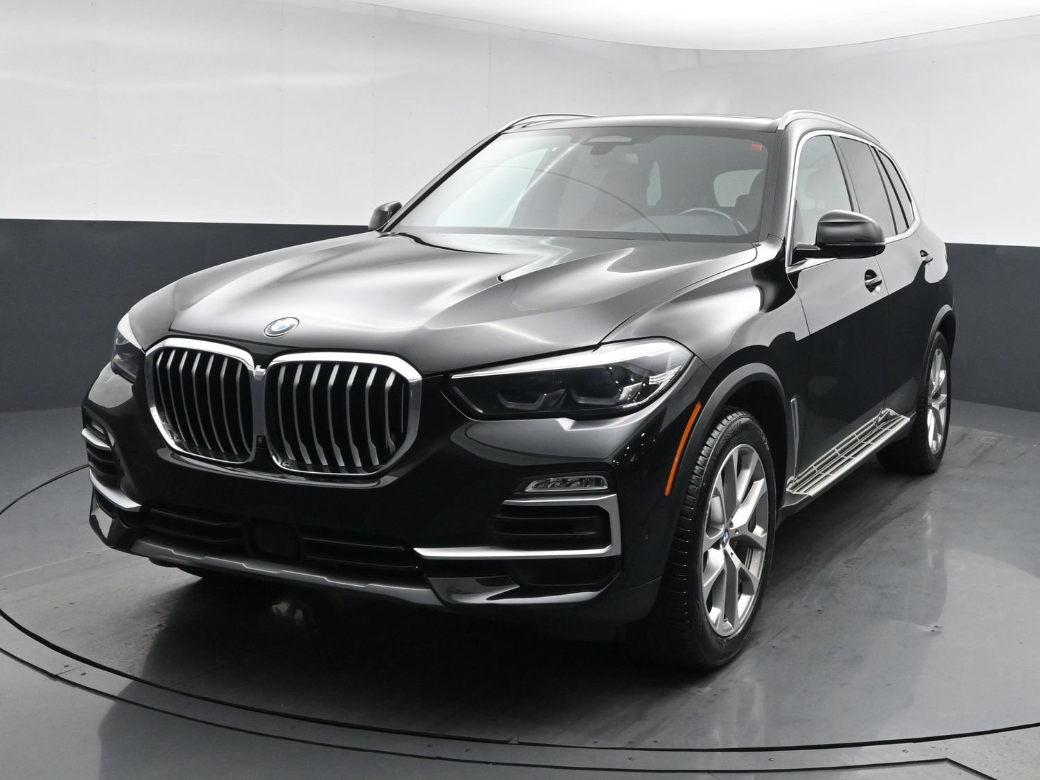 Used 2021 BMW X5 xDrive40i w/ Premium Package AWD/4WD image 1