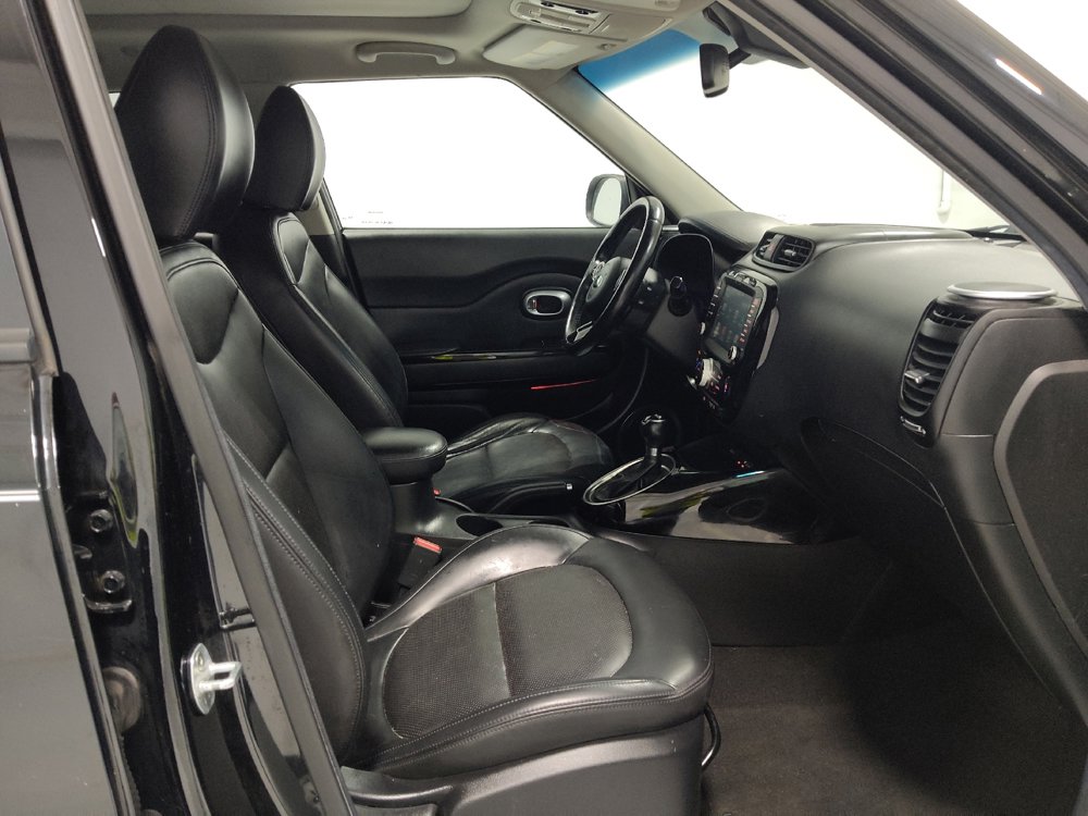 Used 2016 Kia Soul ! w/ Premium Package image 21