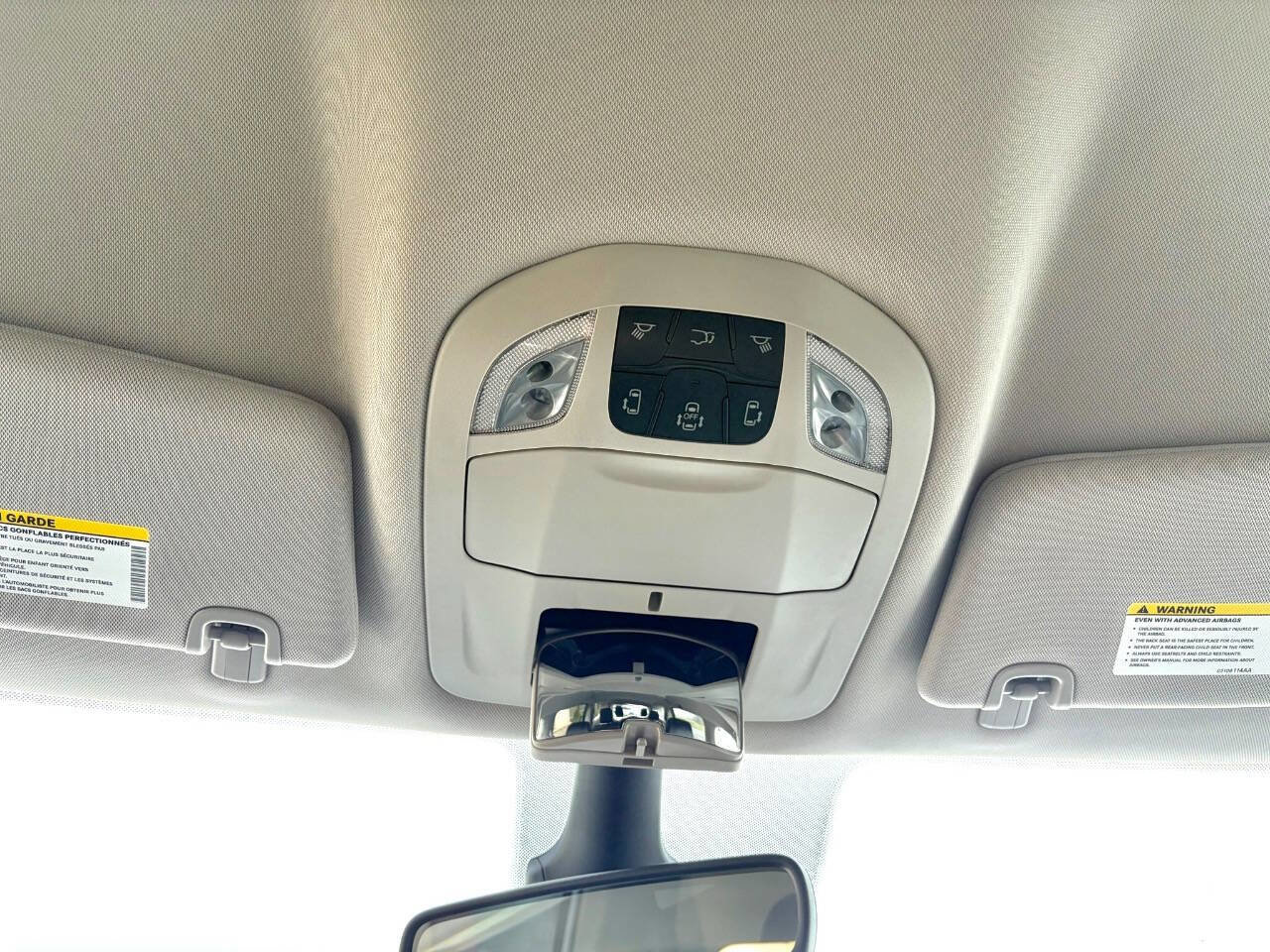 Used 2024 Chrysler Pacifica Touring-L image 16