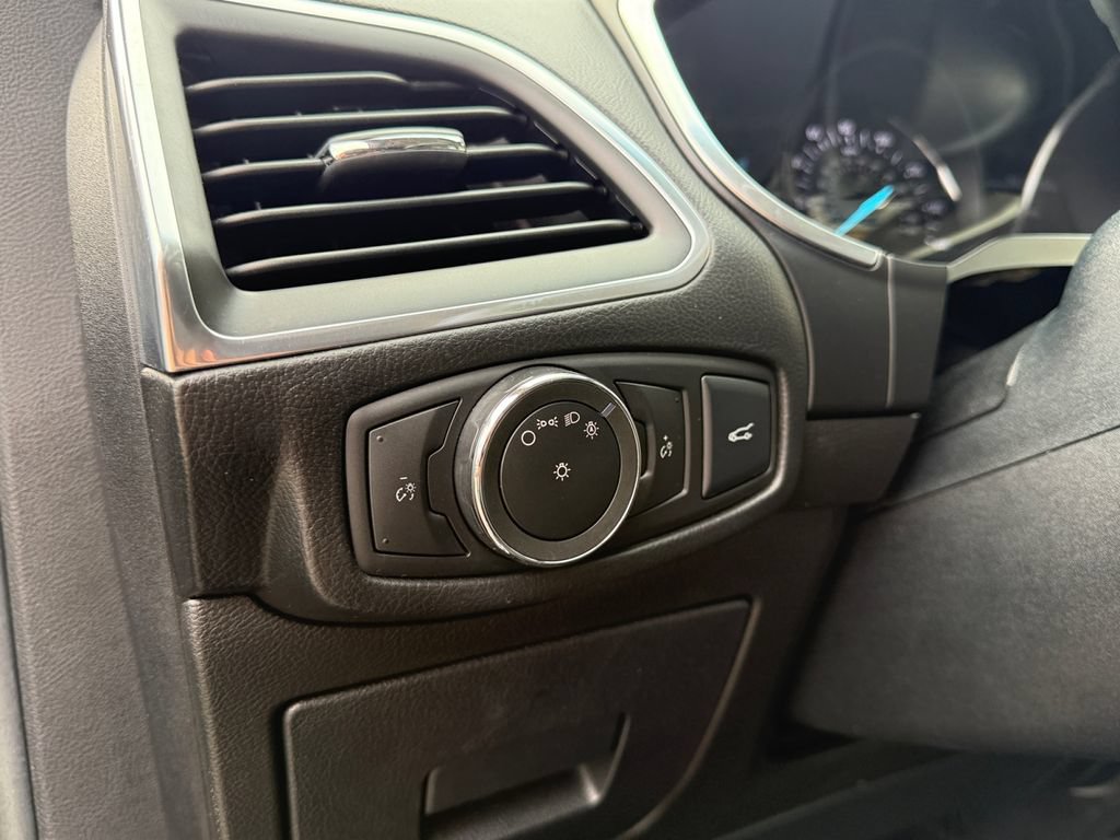 Used 2015 Ford Edge Sport w/ Equipment Group 401A AWD/4WD image 17