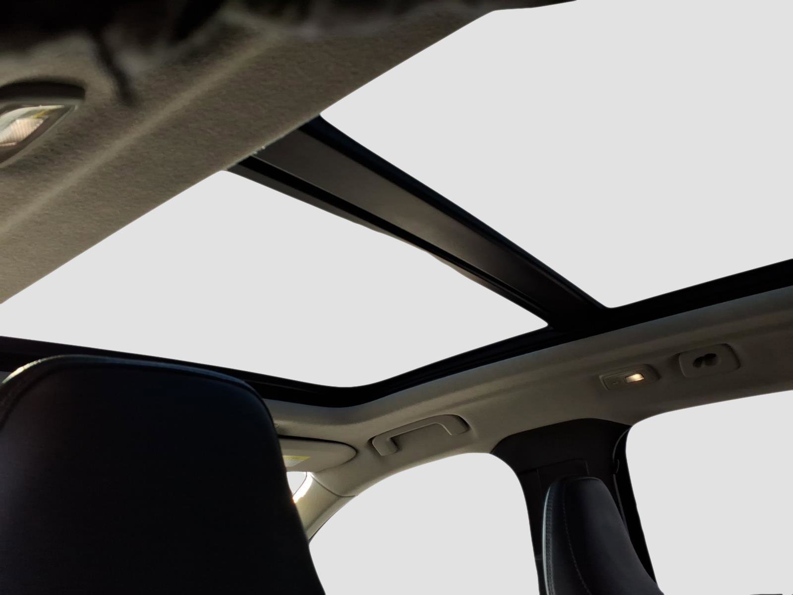 Certified 2023 Volvo XC40 B5 Plus w/ Driver Assist Package image 15