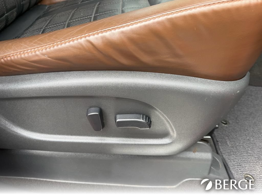 Used 2019 Nissan Titan Platinum Reserve AWD/4WD image 15