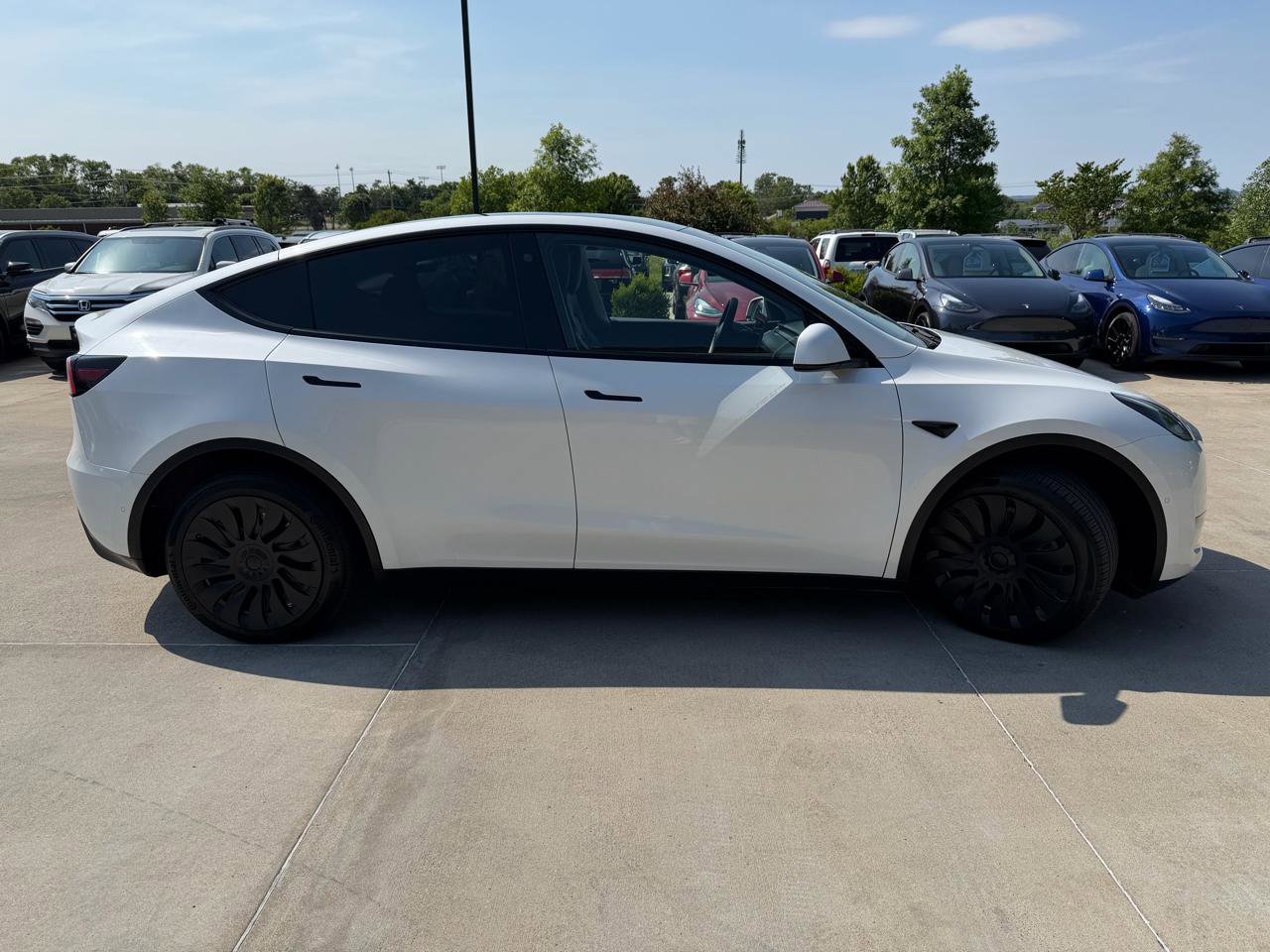 Used 2021 Tesla Model Y Long Range AWD/4WD image 4
