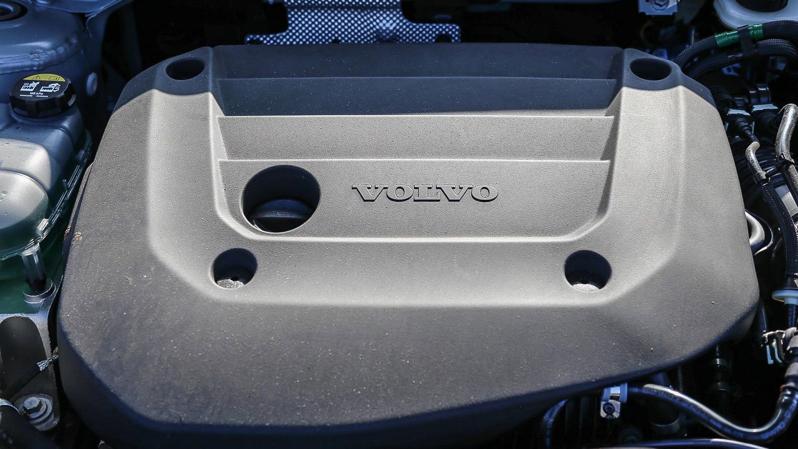 New 2025 Volvo XC40 B5 Plus w/ Climate Package image 12