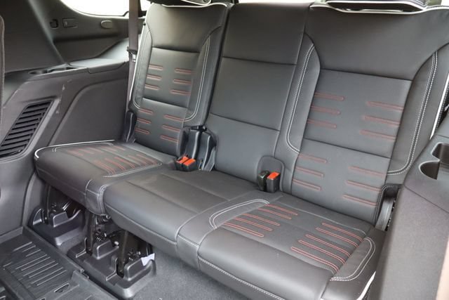 Used 2026 GMC Yukon AT4 Ultimate w/ LPO, Floor Liner Package AWD/4WD image 7