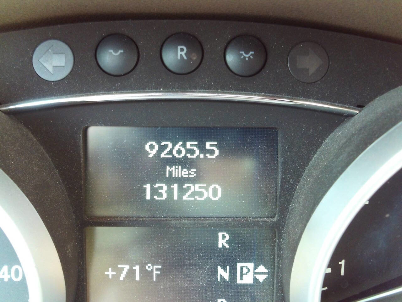 Used 2011 Mercedes-Benz ML 350 4MATIC image 25