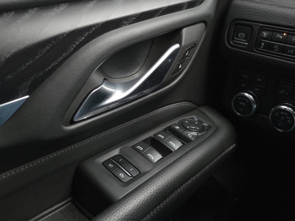 Used 2024 GMC Yukon XL Denali w/ Denali Reserve Package image 11