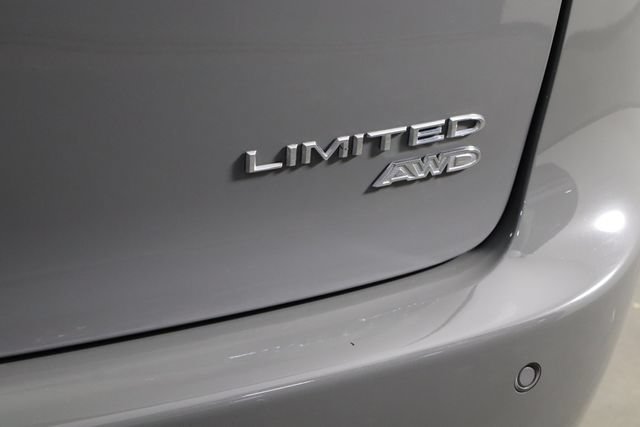 Used 2023 Chrysler Pacifica Limited w/ Uconnect Theater Family Group AWD/4WD image 46