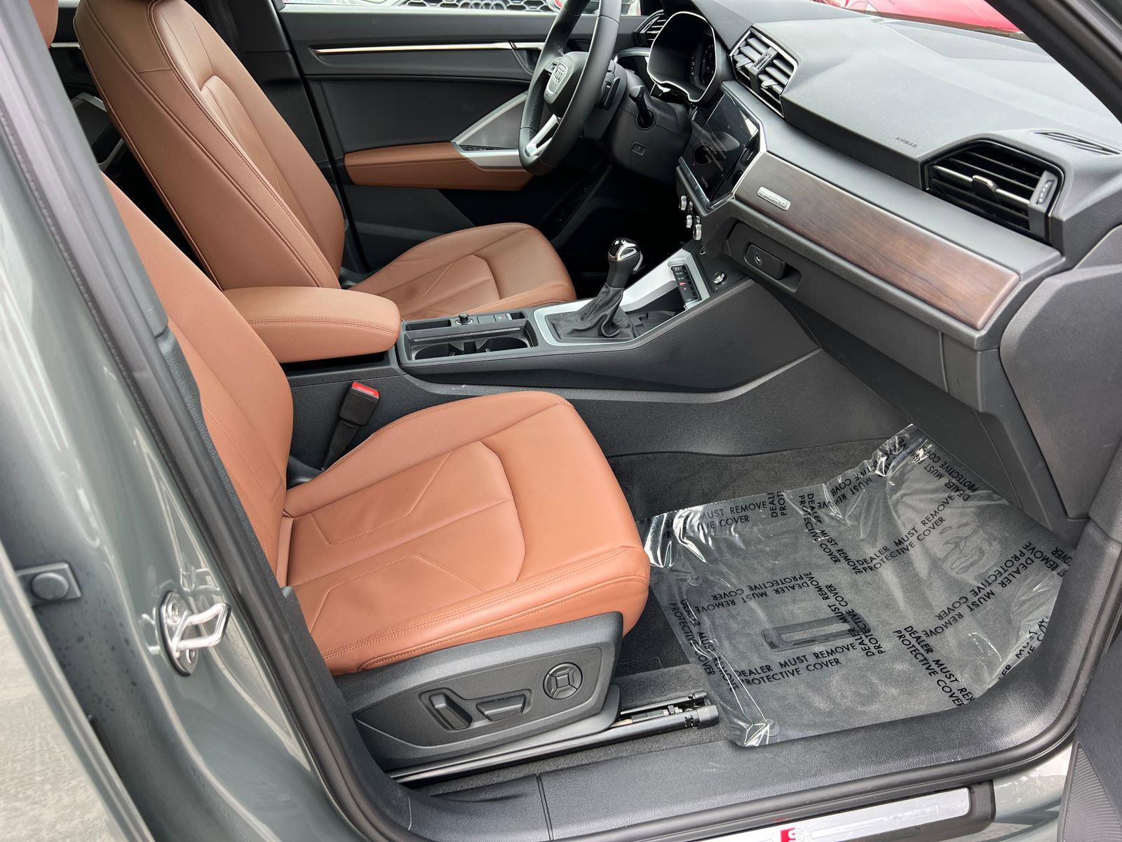 Certified 2025 Audi Q3 2.0T Premium w/ Convenience Package AWD/4WD image 13