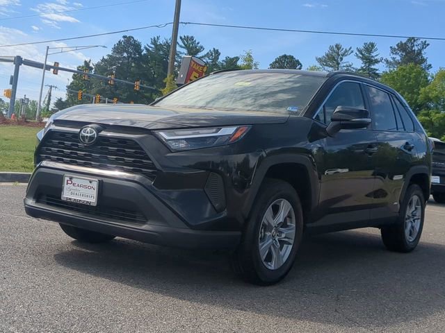 Used 2025 Toyota RAV4 XLE AWD/4WD image 7