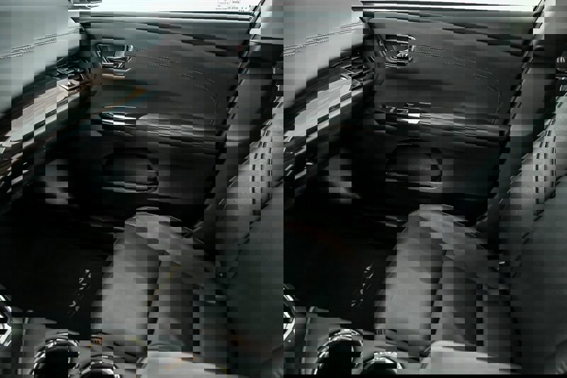 Used 2013 Toyota Avalon XLE image 32