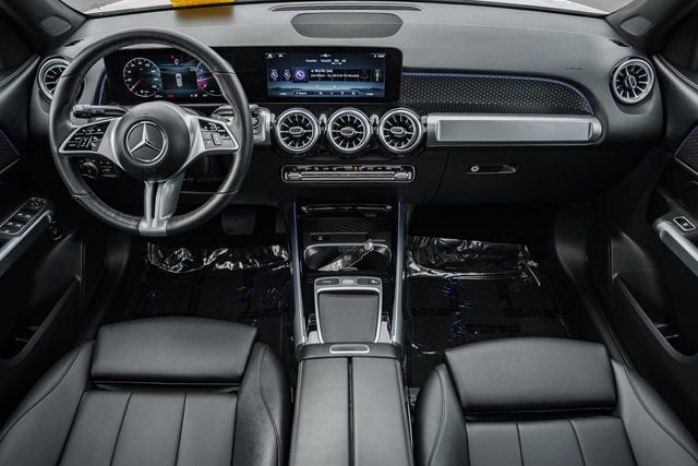 Certified 2024 Mercedes-Benz GLB 250 4MATIC w/ Winter Heating Package image 21