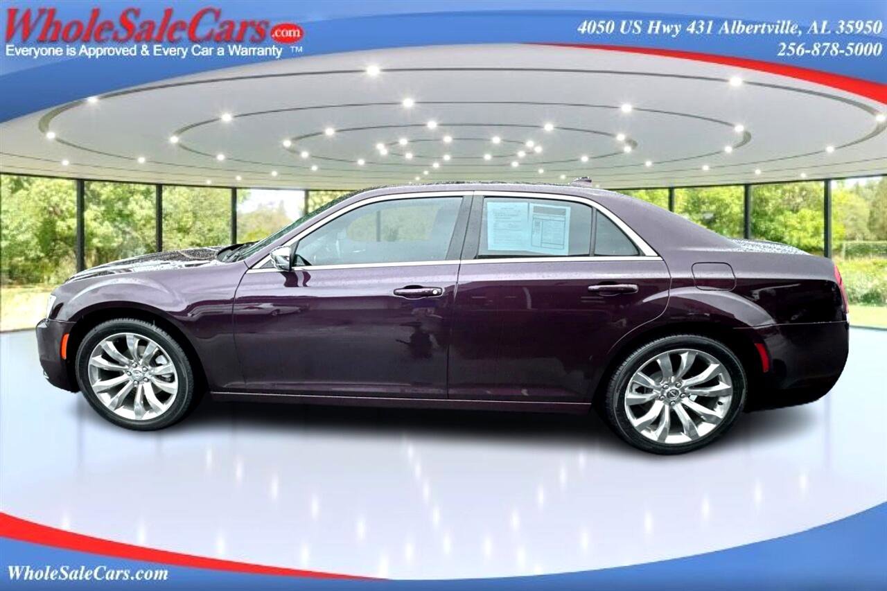 Used 2021 Chrysler 300 Touring w/ Chrome Appearance Package image 5