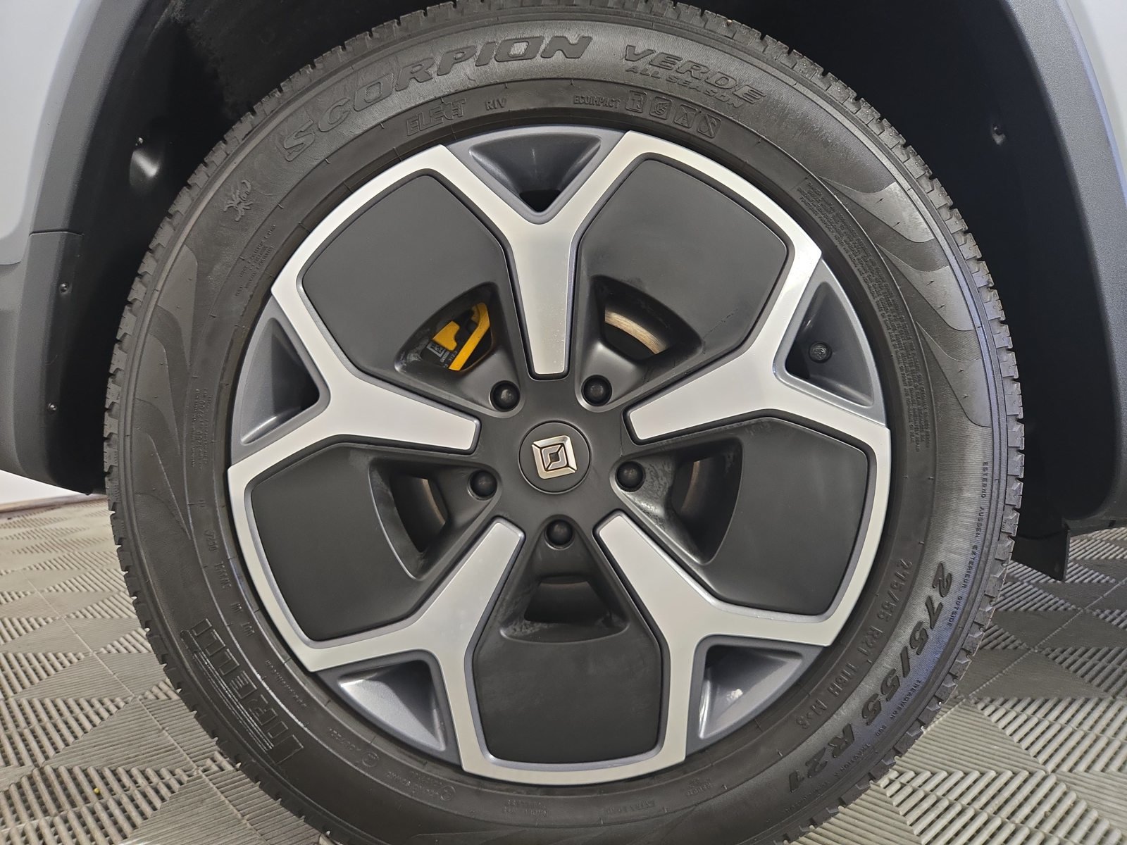 Used 2024 Rivian R1S Adventure Quad AWD/4WD image 12