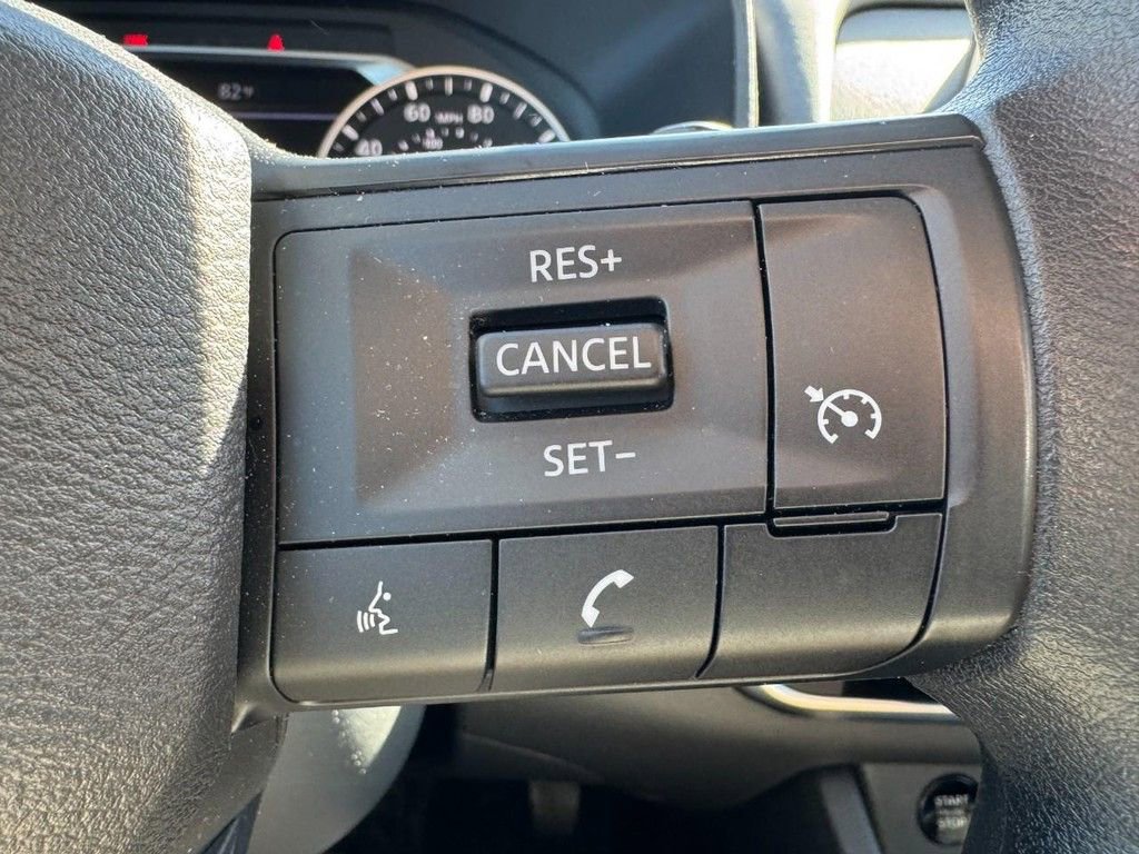 Used 2025 Nissan Rogue S image 17