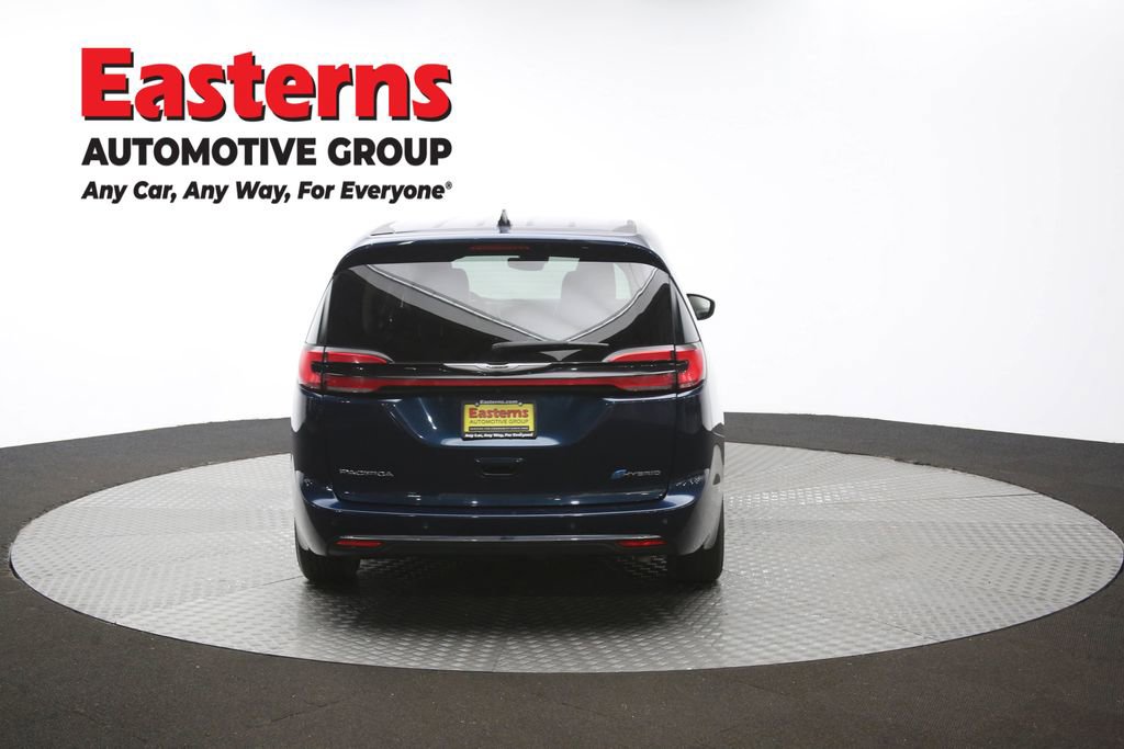 Used 2023 Chrysler Pacifica Touring-L FWD image 40
