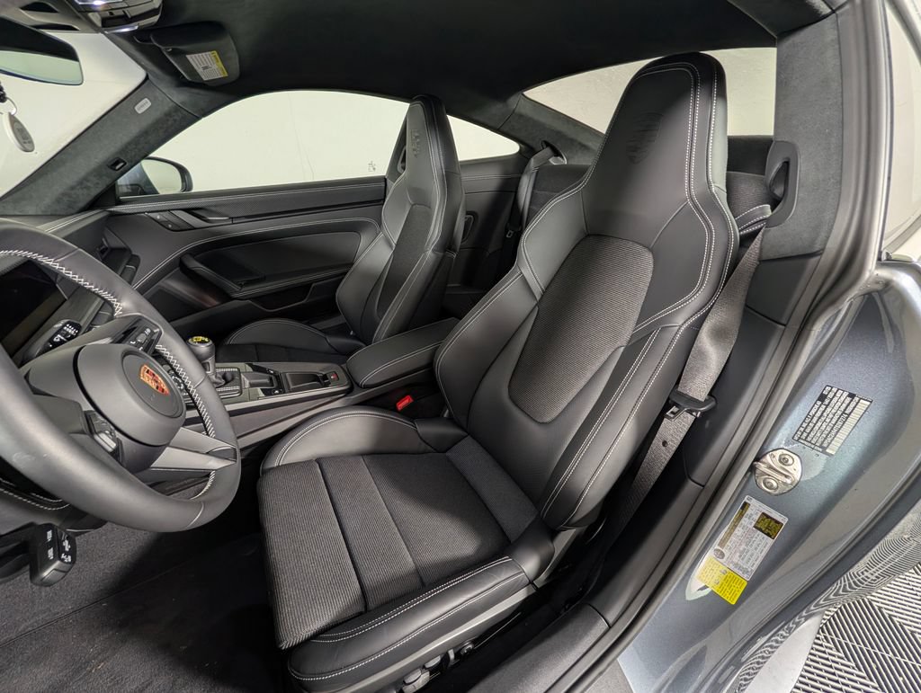 Certified 2026 Porsche 911 GT3 RWD image 4